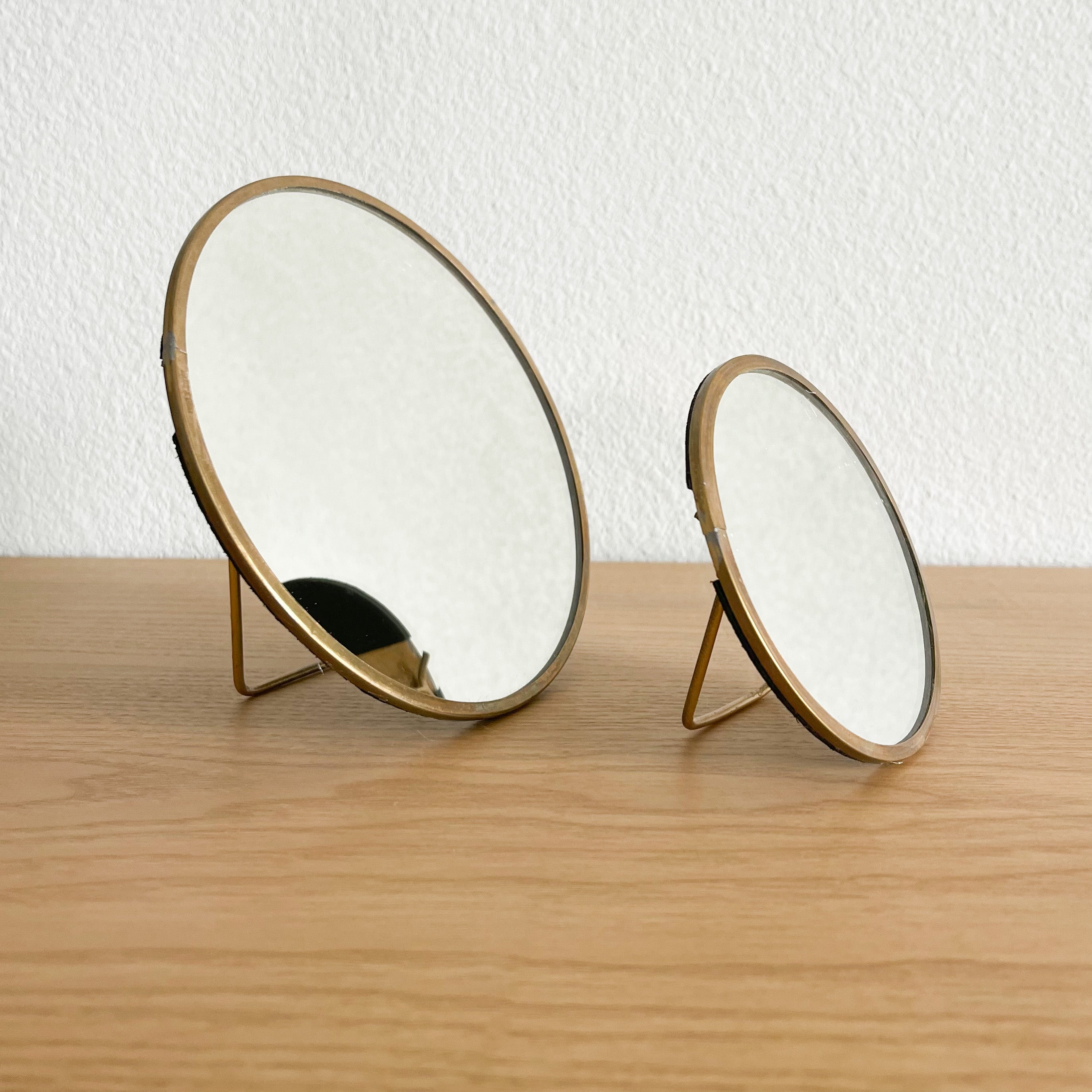 Round Brass Table Mirror – CLOTH + WOOD THE SHOPPE